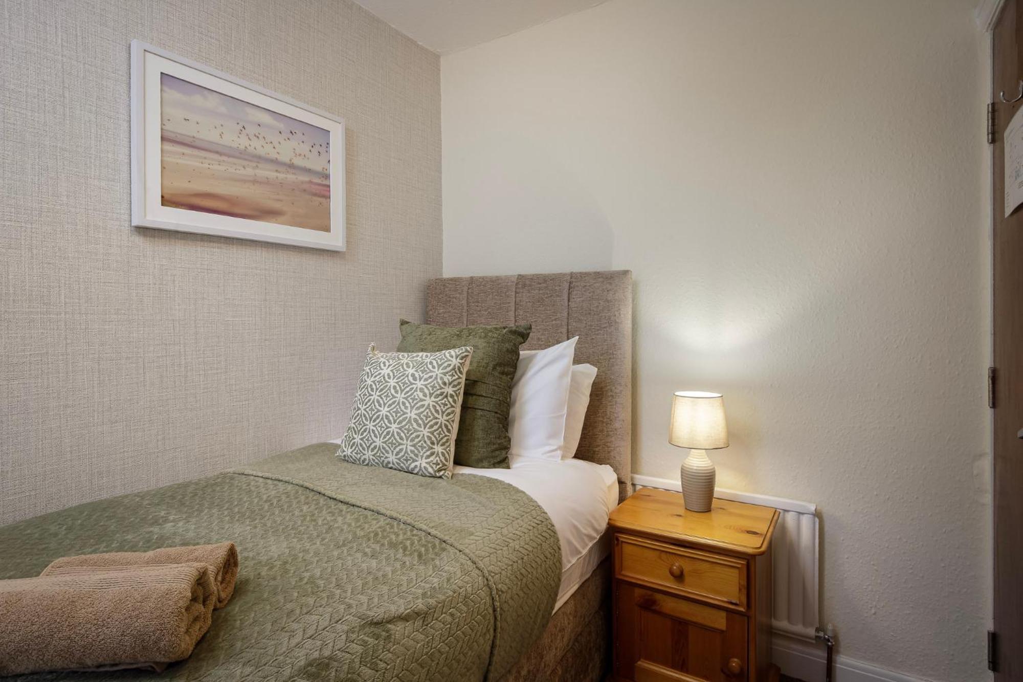 Arnside - Spacious 10-Bedroom Seaside Cottage Blackpool Exterior foto
