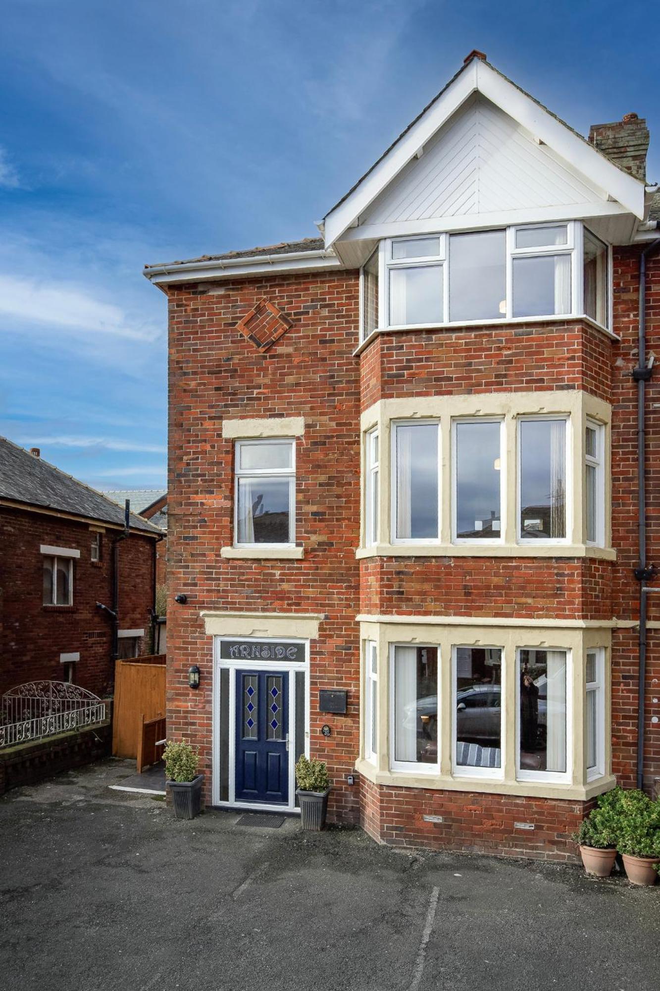 Arnside - Spacious 10-Bedroom Seaside Cottage Blackpool Exterior foto