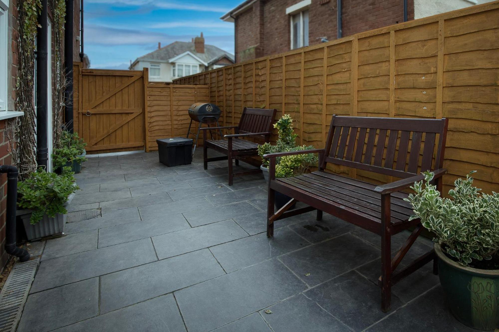Arnside - Spacious 10-Bedroom Seaside Cottage Blackpool Exterior foto